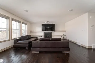 Interior photo 3 of 5414 BONAVENTURE AV NW