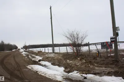 Interior photo 3 of twp 655 RR185