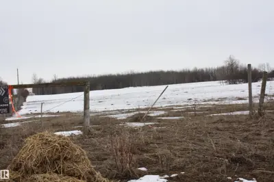 Interior photo 1 of twp 655 RR185