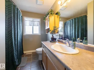 Interior photo 4 of #53 133 EASTGATE WY