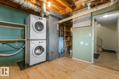 Interior photo 3 of 626 WILLOW CT NW