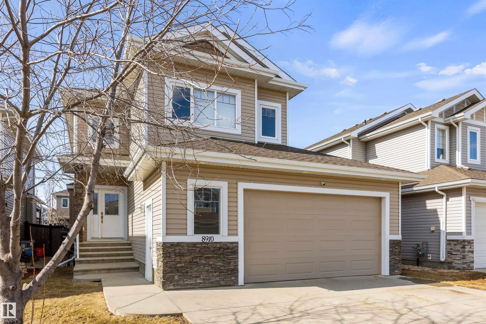 8910 97 AV, Morinville - 4 bedroom Detached Single Family for sale