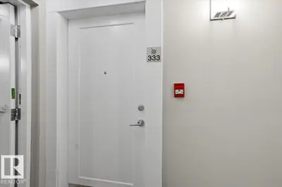 Interior photo 4 of #333 5504 SCHONSEE DR NW