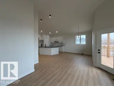 Interior photo 4 of 4215 55 AV