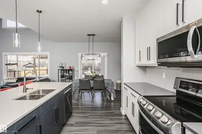 Interior photo 3 of 43 Adelaide CO