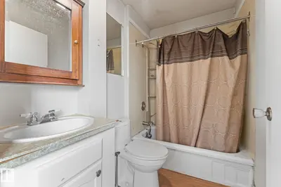 Interior photo 4 of 10621 153 ST NW