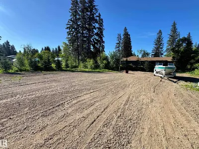 Interior photo 4 of 5001 60 AV