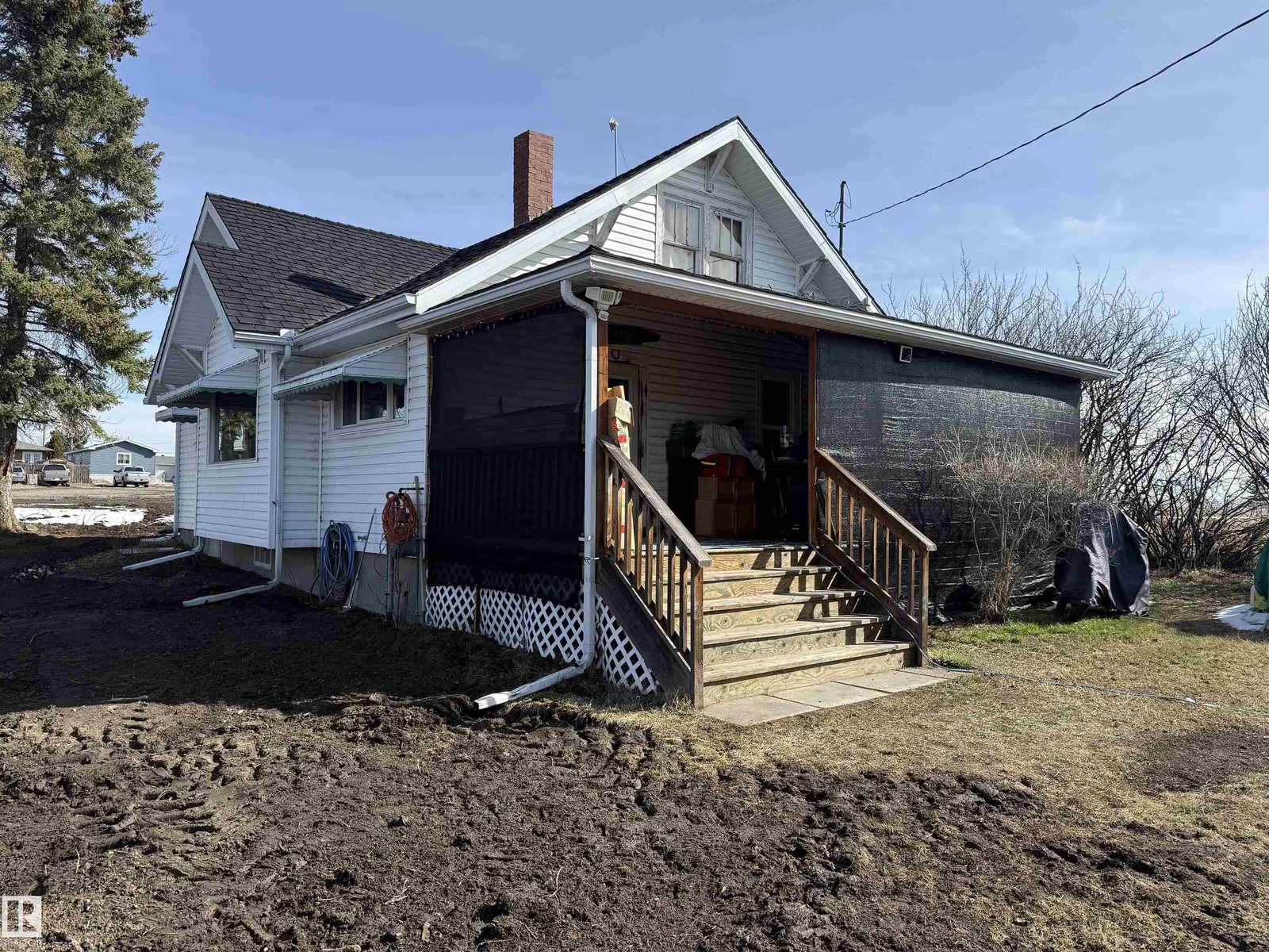 213 8 AV E, Standard - 3 bedroom Detached Single Family for sale