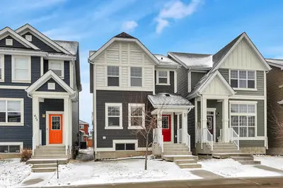 Interior photo 1 of 427 SIMPKINS LI