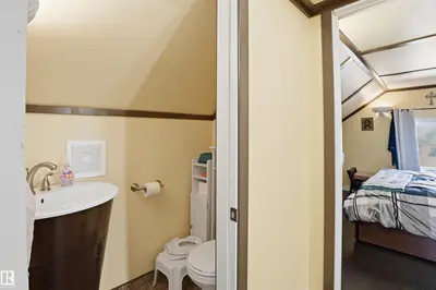 Interior photo 4 of 5232 51 AV