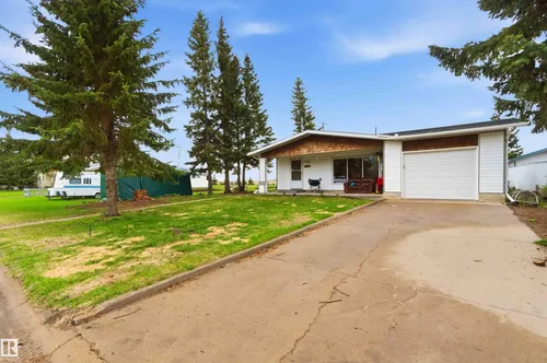 5437 49 AV, Andrew - $259,900