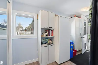 Interior photo 3 of 5232 51 AV