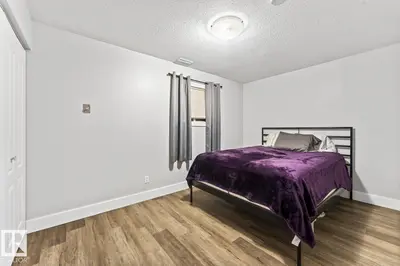 Interior photo 4 of 1009 15 AV