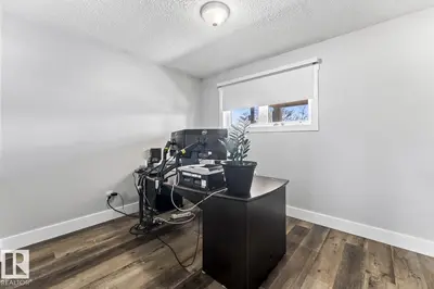 Interior photo 2 of 1009 15 AV