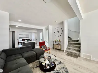 Interior photo 3 of 1203 EATON LN NW