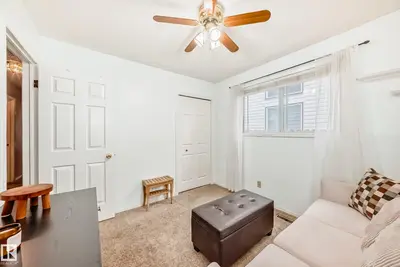 Interior photo 2 of 660 VILLAGE DR