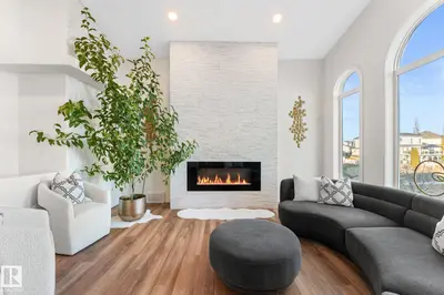 Interior photo 4 of 15919 58 ST NW