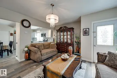 Interior photo 3 of 5039 52 ST