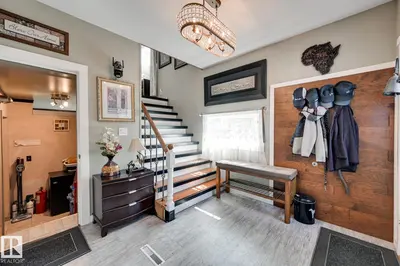 Interior photo 4 of 5039 52 ST