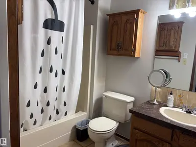 Interior photo 2 of 4204 43A Ave