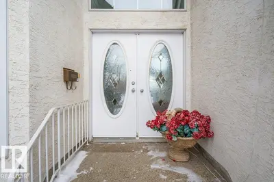 Interior photo 3 of 877 NOTTINGHAM BV