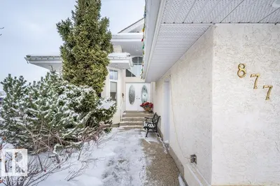 Interior photo 2 of 877 NOTTINGHAM BV