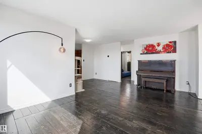 Interior photo 2 of 171006 TWP 534