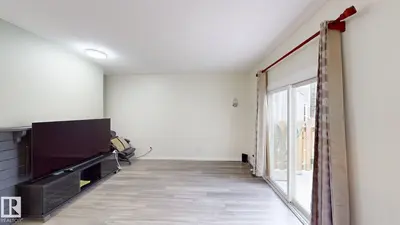 Interior photo 4 of 4403 RIVERBEND RD NW