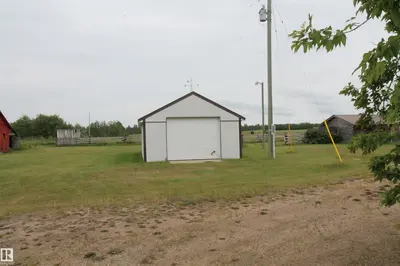 Interior photo 3 of A4215 Twp Rd 562