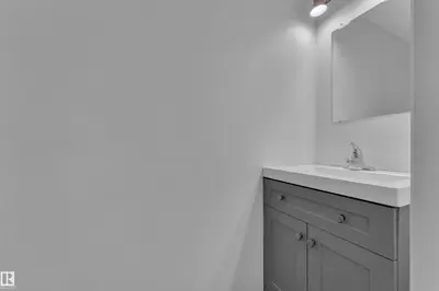 Interior photo 4 of 25 LAKEWOOD VG NW