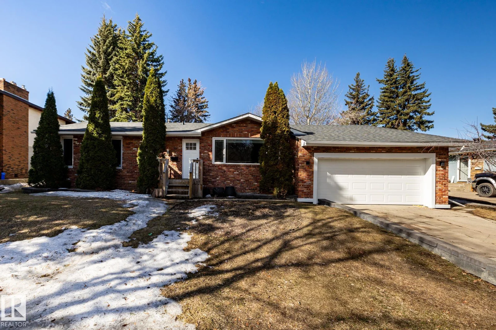 17 SPRUCE CR, St. Albert - 4 bedroom Detached Single Family for sale