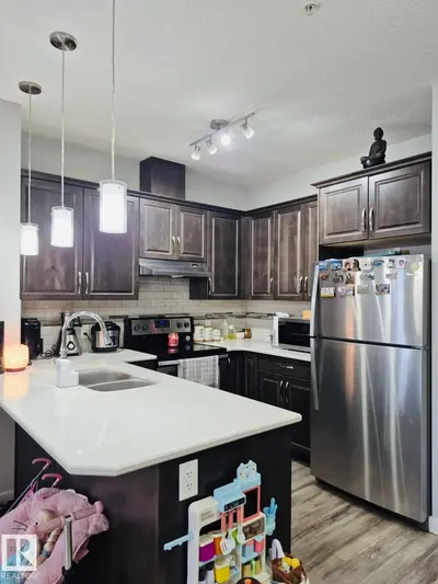 Interior photo 4 of #303 812 welsh DR SW