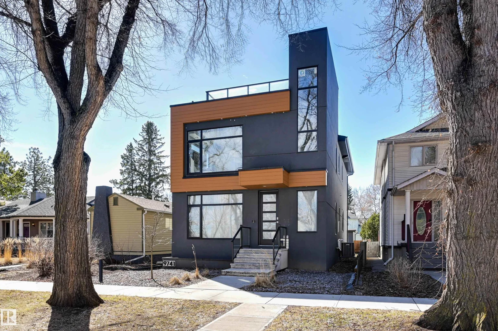 9741 90 AV NW, Edmonton - 6 bedroom Detached Single Family for sale