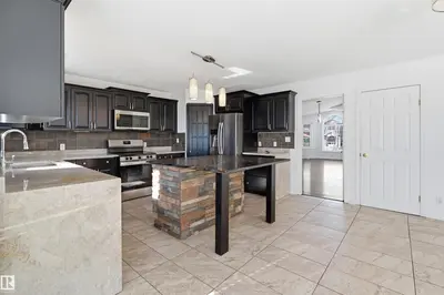 Interior photo 3 of 6009 36 AV