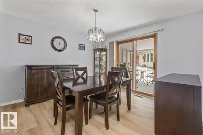 Interior photo 2 of 219 KNOTTWOOD RD N NW