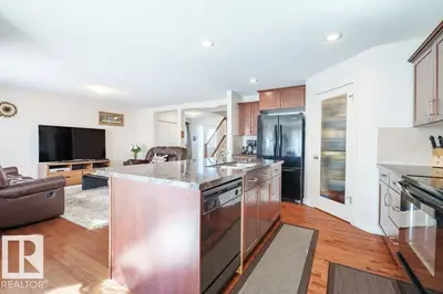 Interior photo 4 of 6131 12 AV SW