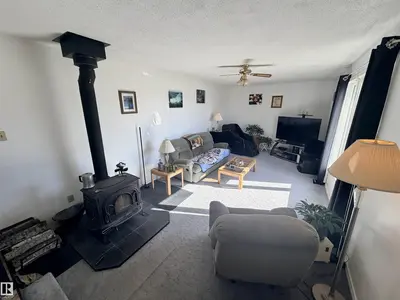 Interior photo 2 of 11002 TWP RD 562