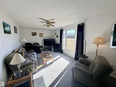 Interior photo 3 of 11002 TWP RD 562