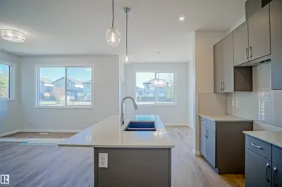 Interior photo 3 of 938 18 AV NW