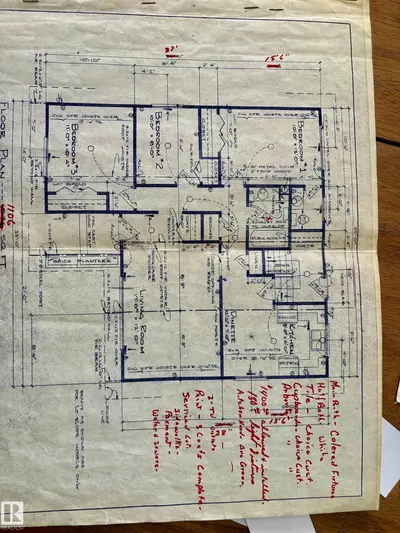 Interior photo 1 of 5302 48 AV