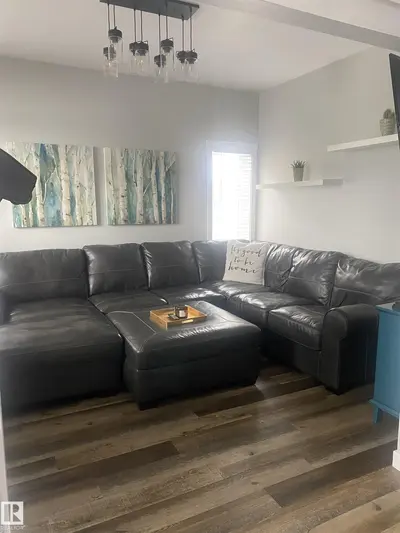 Interior photo 3 of 633 LAKESIDE PT