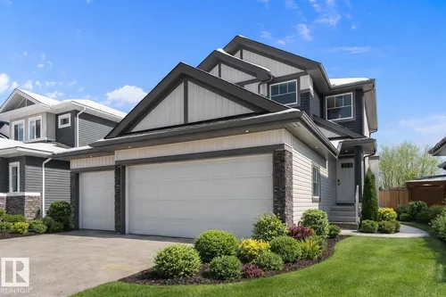 36 MAPLE CR, Gibbons - $569,900