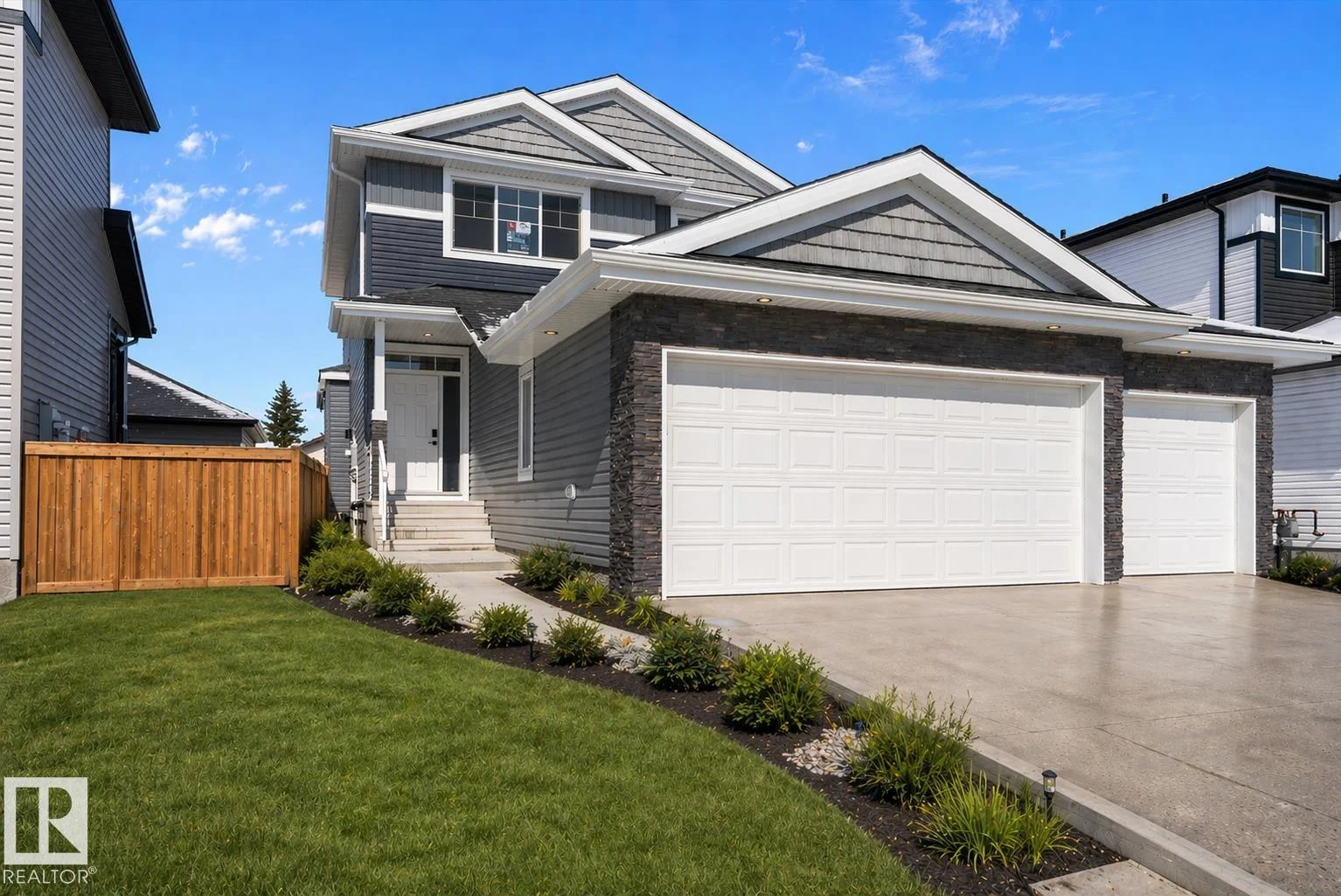 76 MAPLE CR, Gibbons - 3 bedroom Detached Single Family for sale