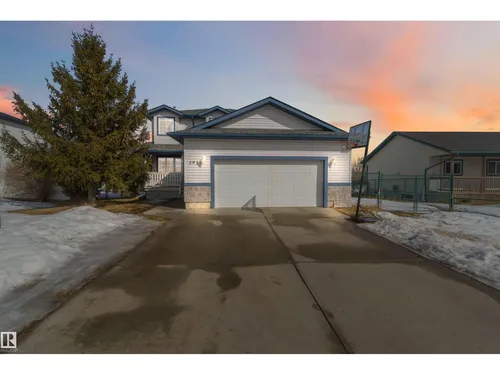 3937 51 ST, Gibbons - $584,900