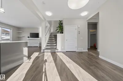 Interior photo 3 of 1234 DANIELS CR SW