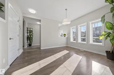 Interior photo 4 of 1234 DANIELS CR SW