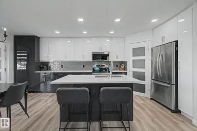 Interior photo 2 of 1850 Towne Centre BV NW