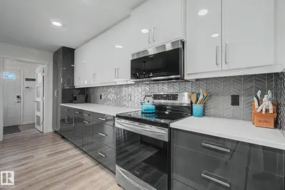 Interior photo 4 of 1850 Towne Centre BV NW