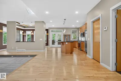 Interior photo 4 of 15860 41 AV SW