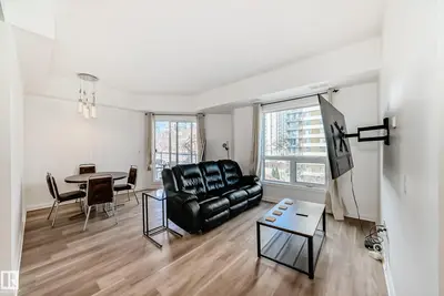 Interior photo 2 of #908 9819 104 ST NW